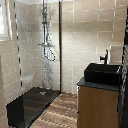 Tatil Evi Grain De Sable, Les Pieds Dans L'eau *