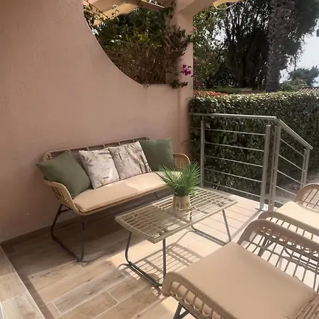 Tatil Evi Grain De Sable, Les Pieds Dans L'eau