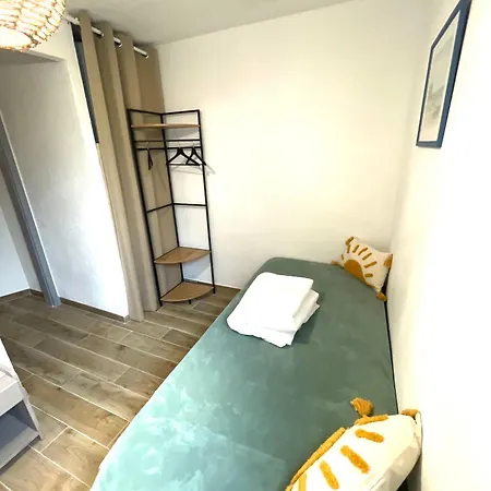 Grain De Sable, Les Pieds Dans L'eau * Cavalaire-sur-Mer