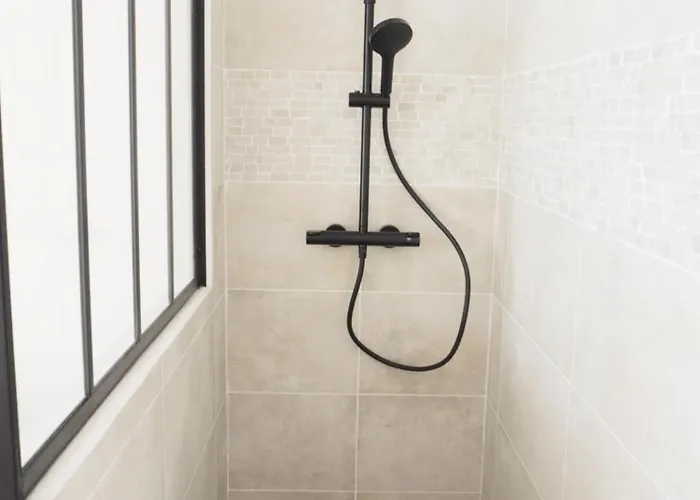 Grain De Sable, Les Pieds Dans L'eau * Cavalaire-sur-Mer