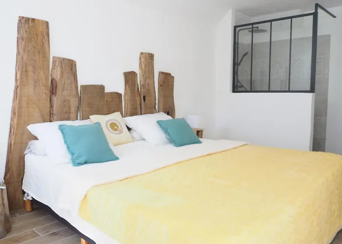 Grain De Sable, Les Pieds Dans L'eau *