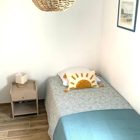 Grain De Sable, Les Pieds Dans L'eau * Cavalaire-sur-Mer