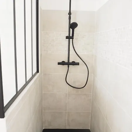 Grain De Sable, Les Pieds Dans L'eau * Cavalaire-sur-Mer